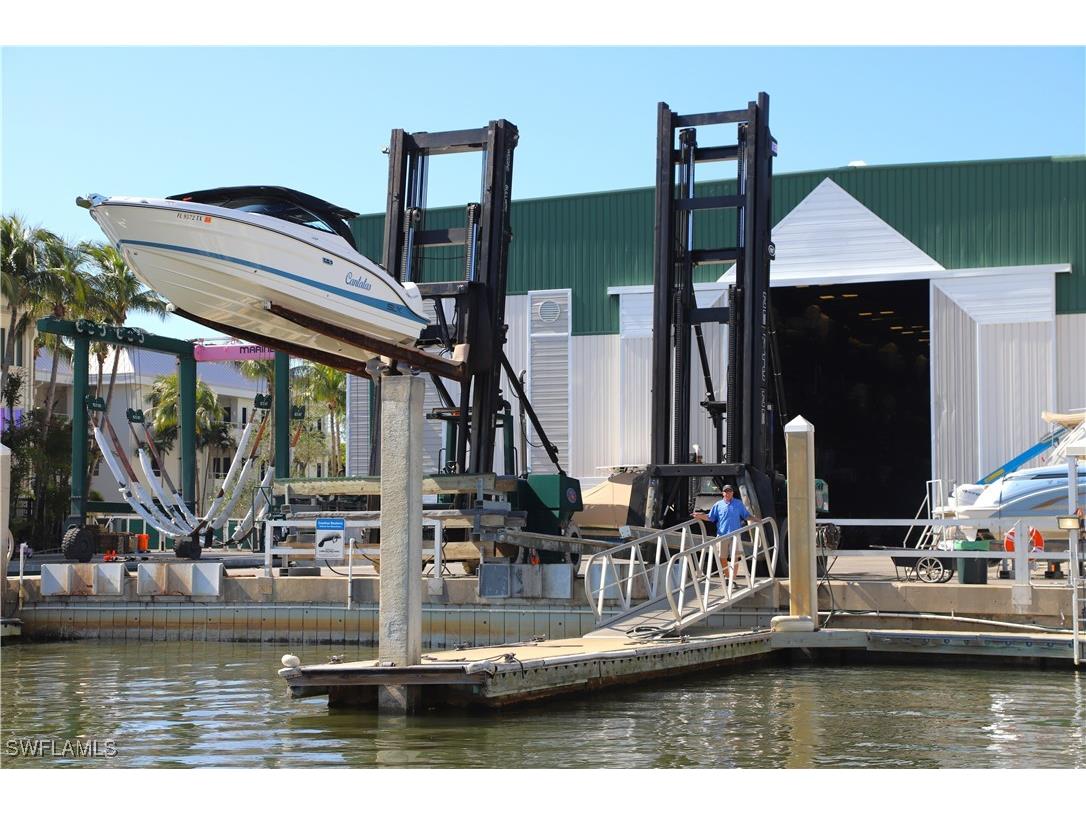 891 10th Street S Naples FL 34102 225069219 image11