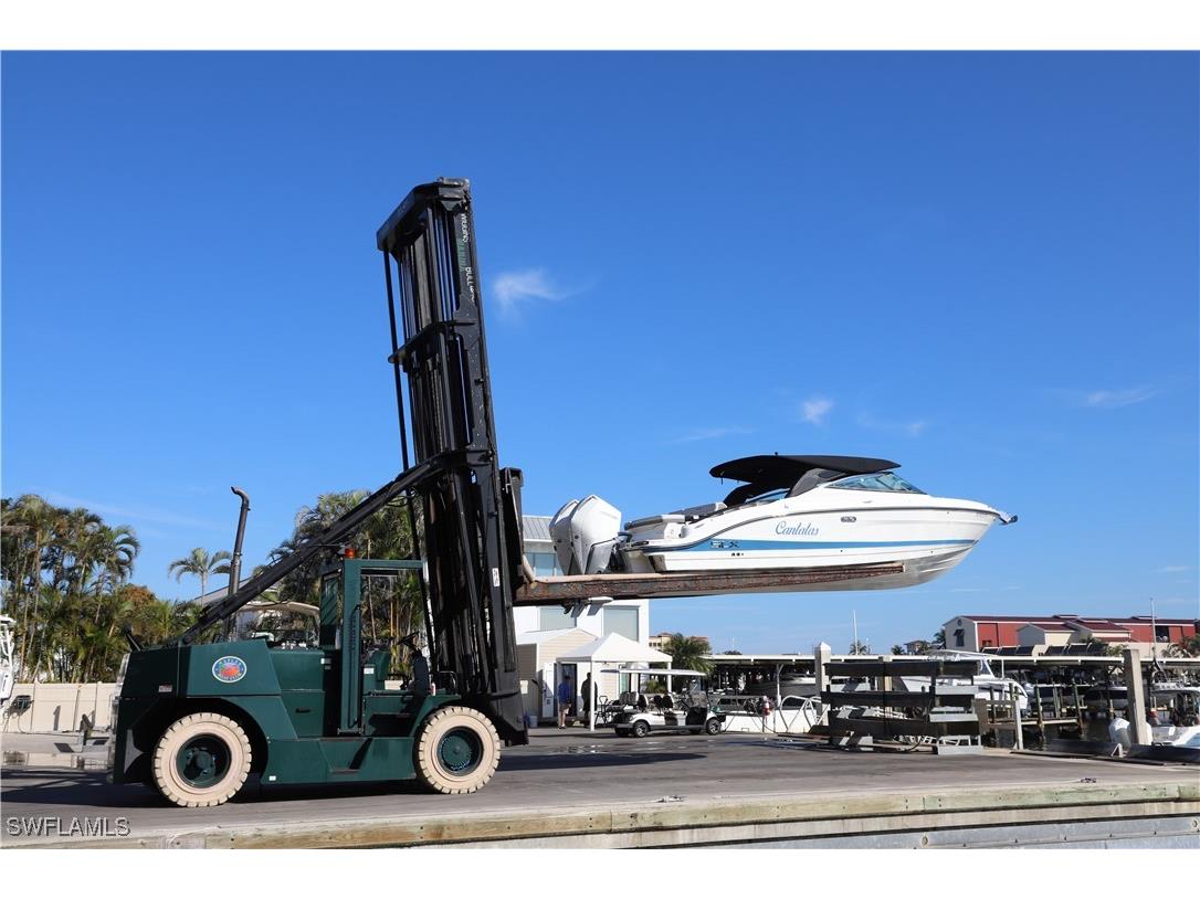 891 10th Street S Naples FL 34102 225069219 image4