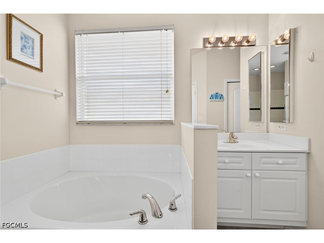 8912 Wellington Lakes Court Fort Myers FL 33908 2026019277 image16