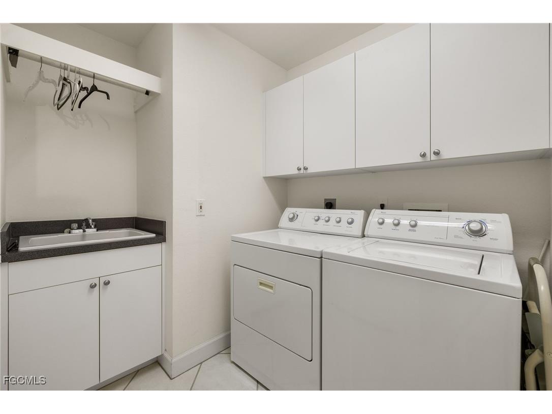 8913 Dartmoor Way Fort Myers FL 33908 2025016951 image32