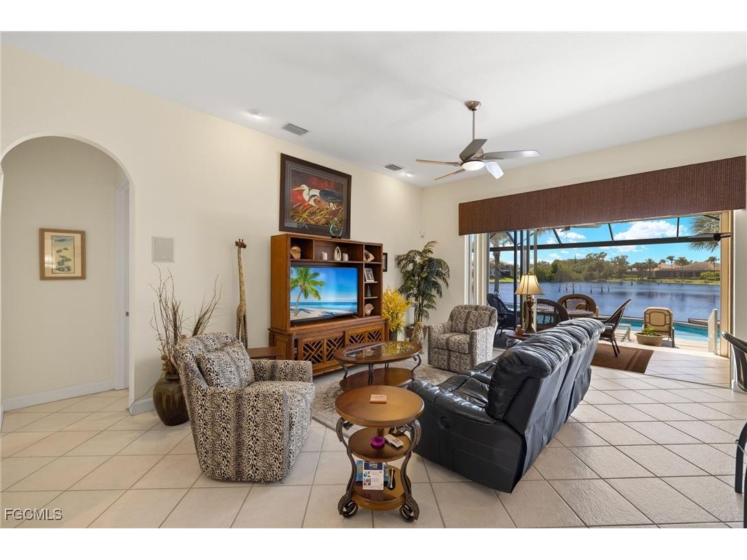 8913 Dartmoor Way Fort Myers FL 33908 2025016951 image5