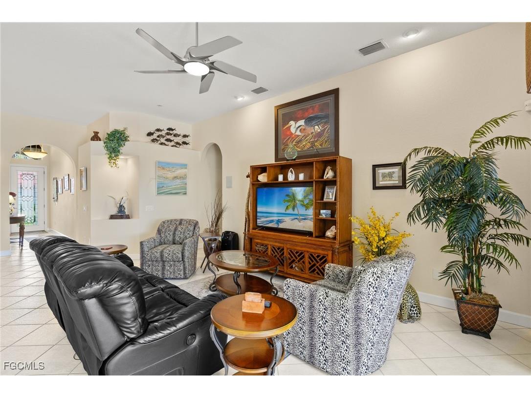 8913 Dartmoor Way Fort Myers FL 33908 2025016951 image8