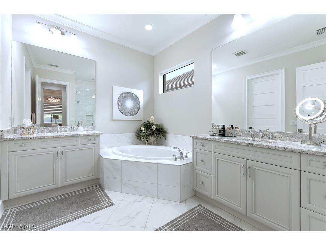 8914 Gustavia Court Naples FL 34112 226011956 image6