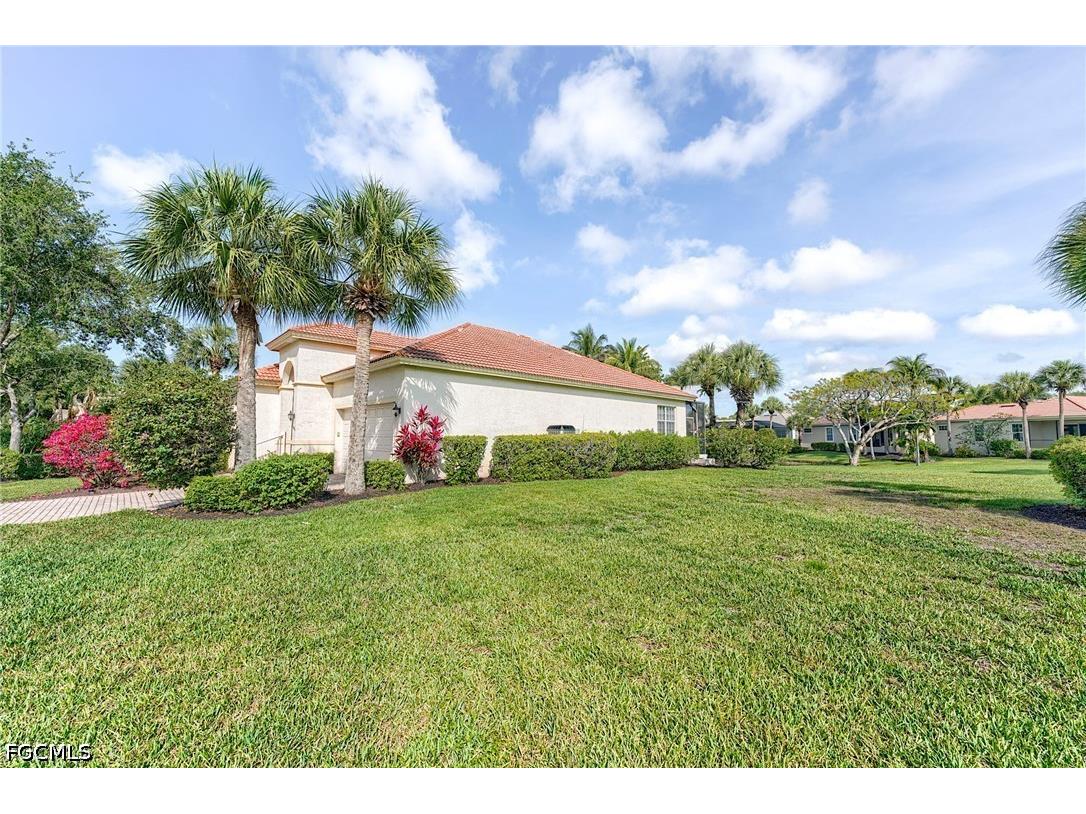 8916 Dartmoor Way Fort Myers FL 33908 2026019952 image2