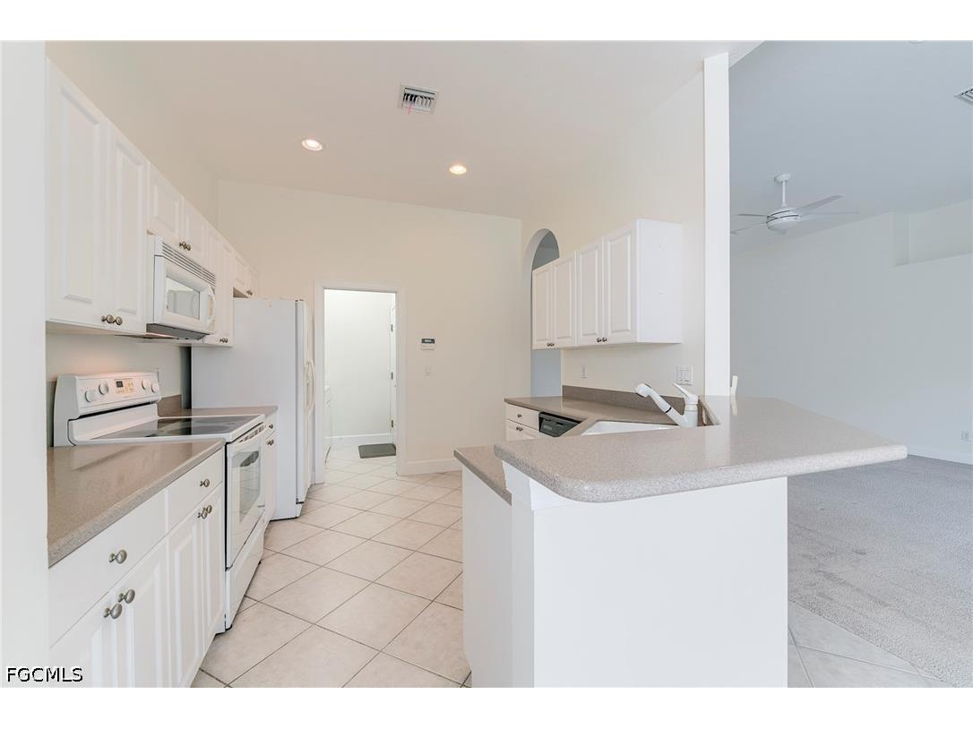 8916 Dartmoor Way Fort Myers FL 33908 2026019952 image25