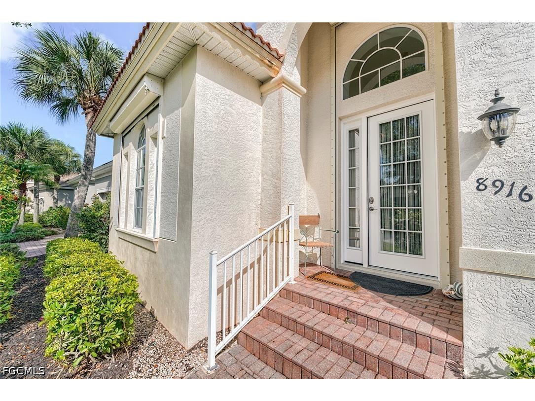 8916 Dartmoor Way Fort Myers FL 33908 2026019952 image6