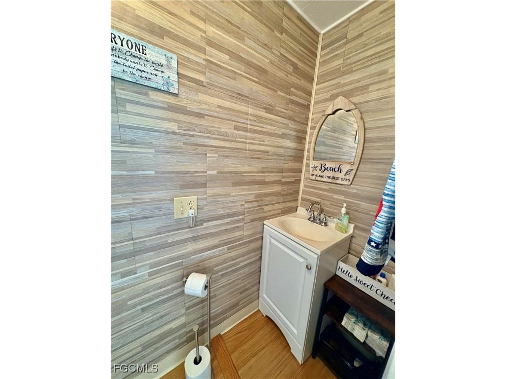 892 Homestead Drive North Fort Myers FL 33917 2025012730 image36