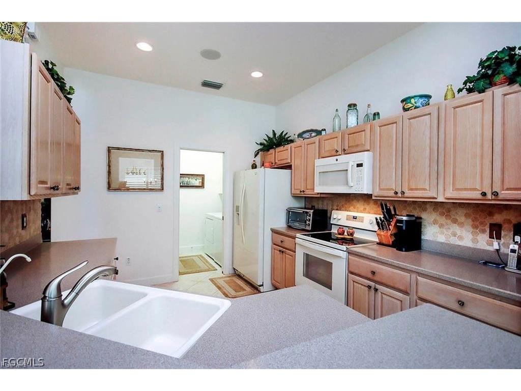 8923 Dartmoor Way Fort Myers FL 33908 2026008487 image6