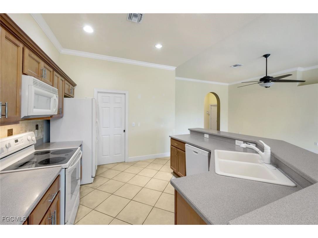 8929 Greenwich Hills Way Fort Myers FL 33908 2025011845 image12