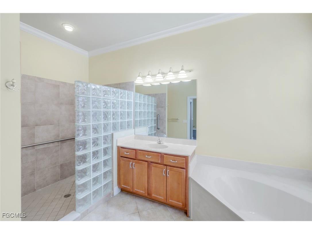 8929 Greenwich Hills Way Fort Myers FL 33908 2025011845 image19