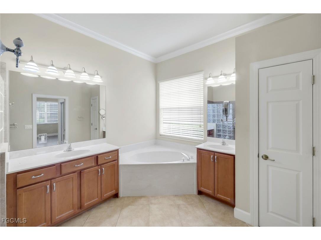 8929 Greenwich Hills Way Fort Myers FL 33908 2025011845 image20