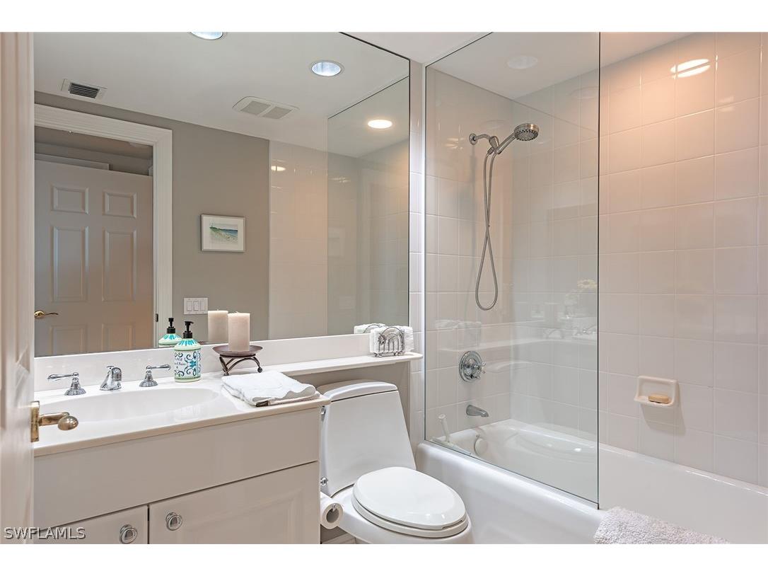 8930 Bay Colony Drive #902 Naples FL 34108 226007841 image11