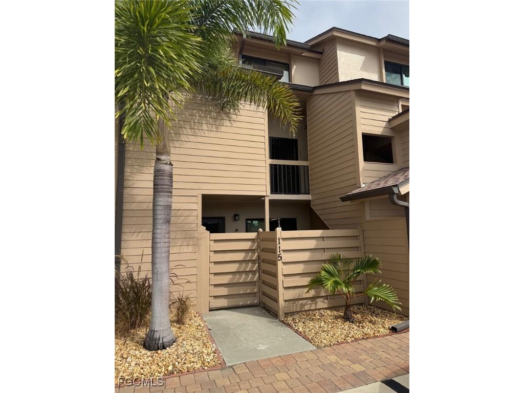 894 Buttonwood Drive #115 Fort Myers Beach FL 33931 2025024342 image2