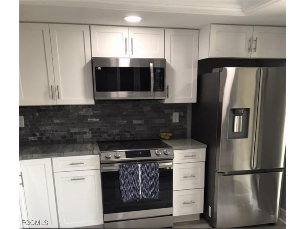 894 Buttonwood Drive #115 Fort Myers Beach FL 33931 2025024342 image3