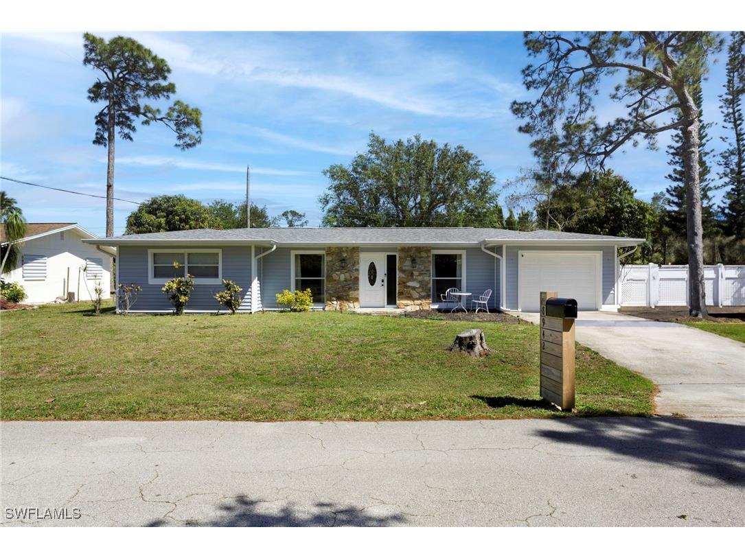 8942 Forest Street Fort Myers FL 33907 225041161 image1