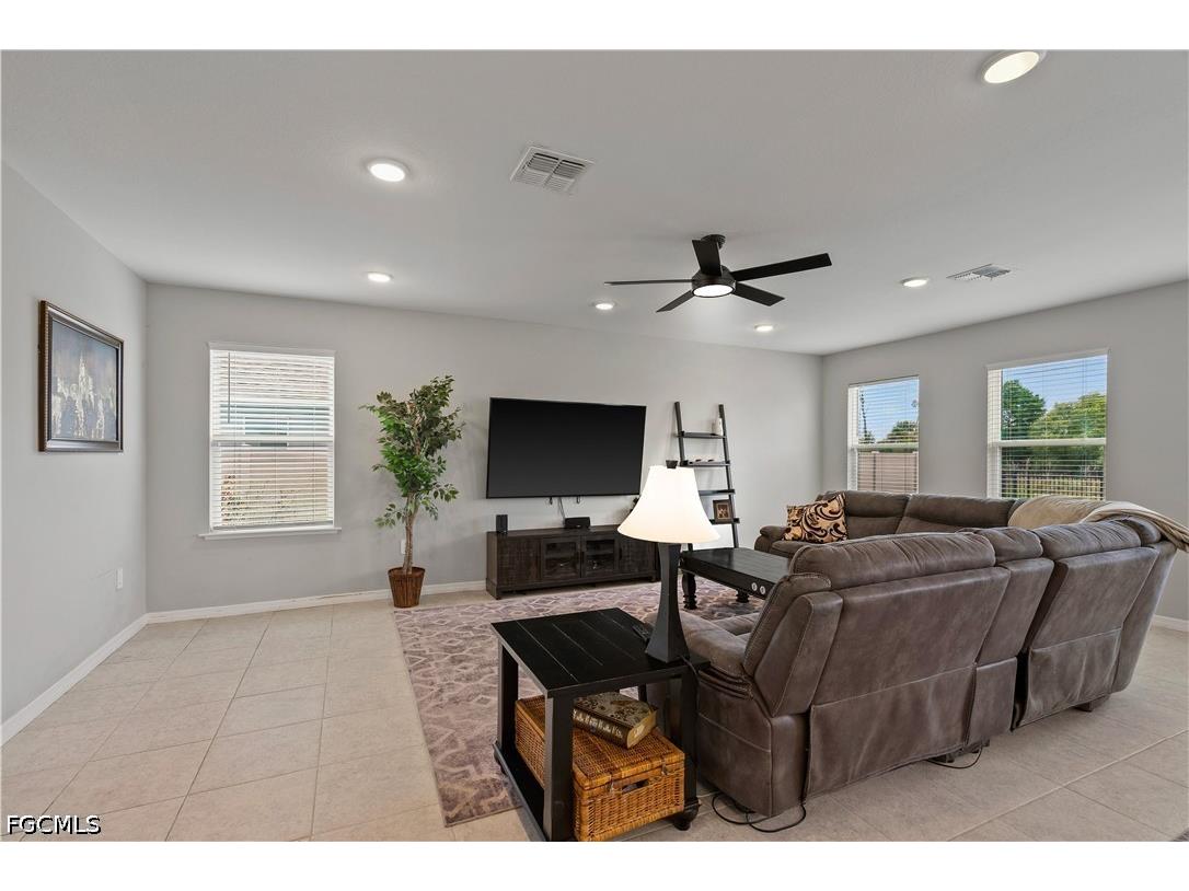 8944 Cascade Price Circle North Fort Myers FL 33917 2026020045 image9