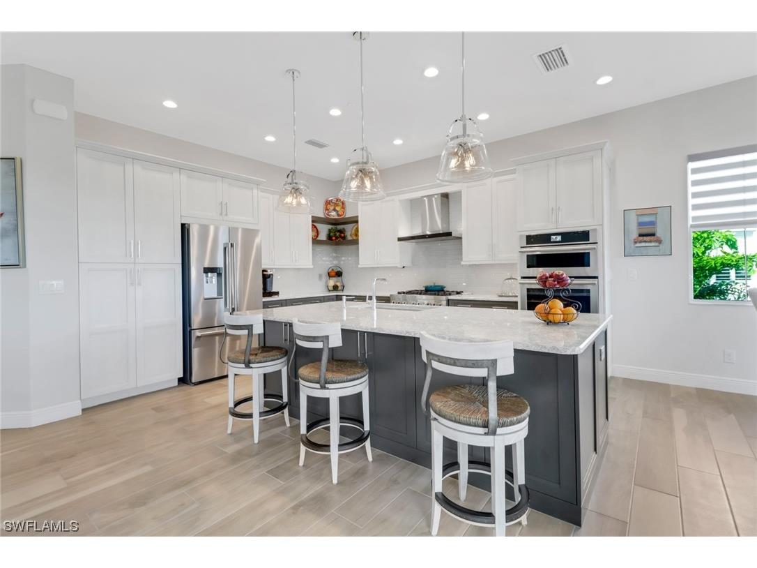 8944 Saint Lucia Drive #201 Naples FL 34114 223089625 image1