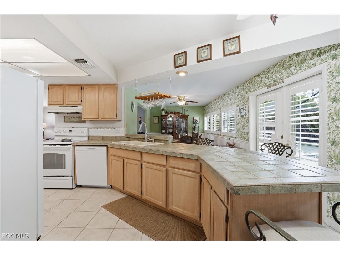 8948 Crest Lane Fort Myers FL 33907 2026011429 image14
