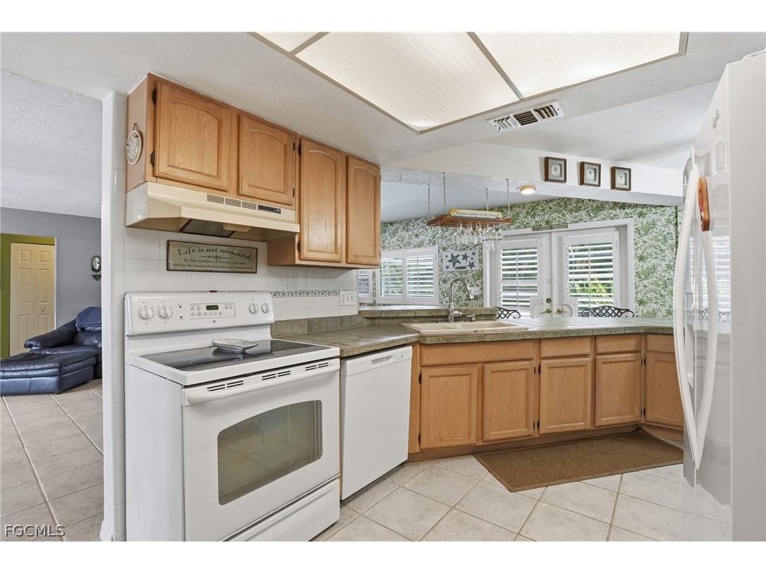 8948 Crest Lane Fort Myers FL 33907 2026011429 image15