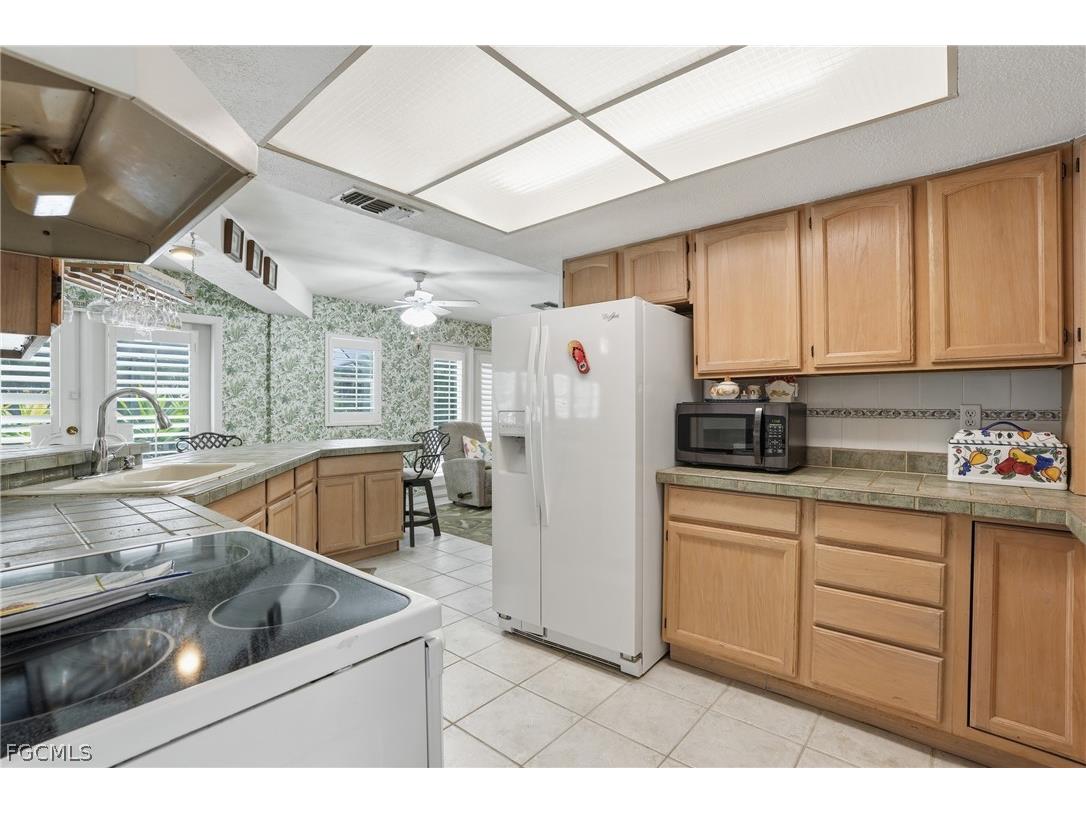 8948 Crest Lane Fort Myers FL 33907 2026011429 image16