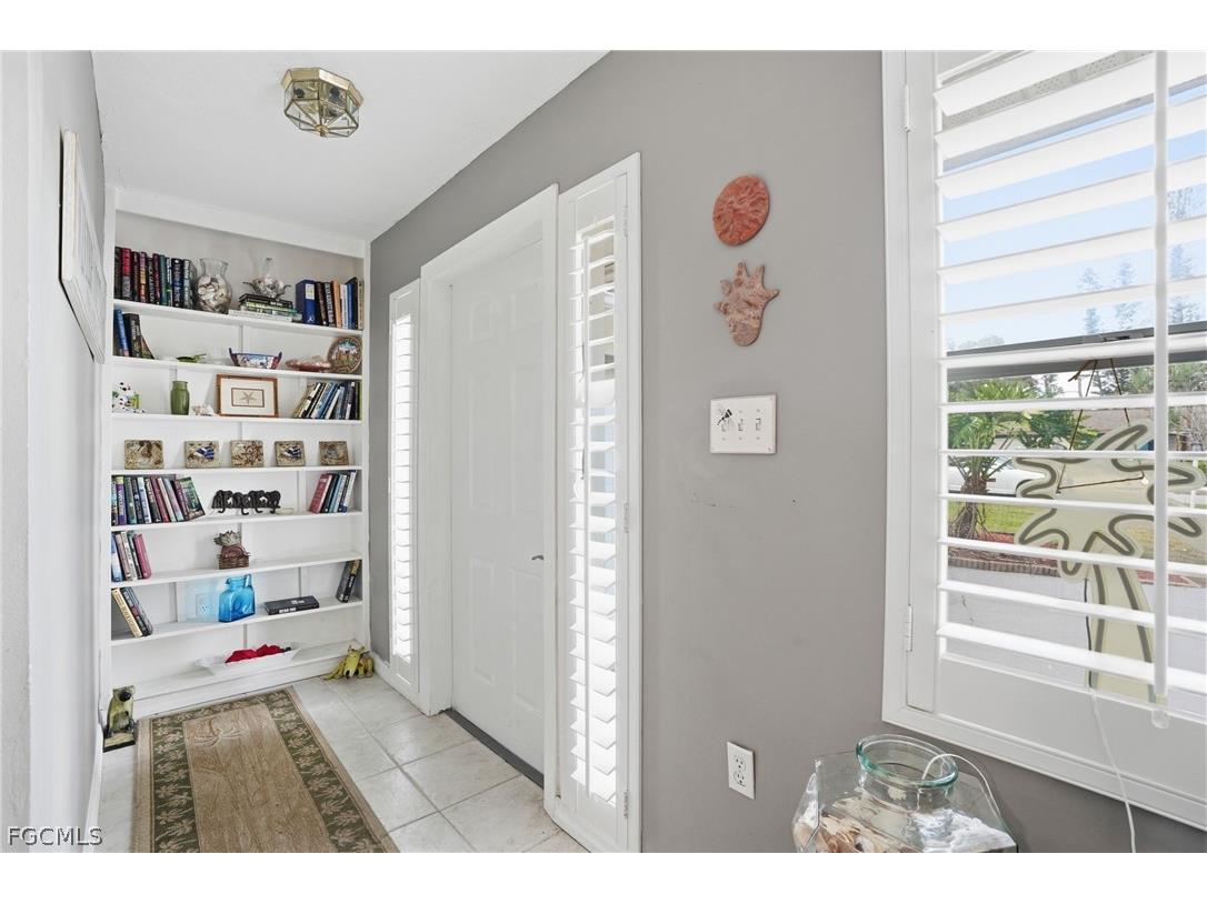 8948 Crest Lane Fort Myers FL 33907 2026011429 image4