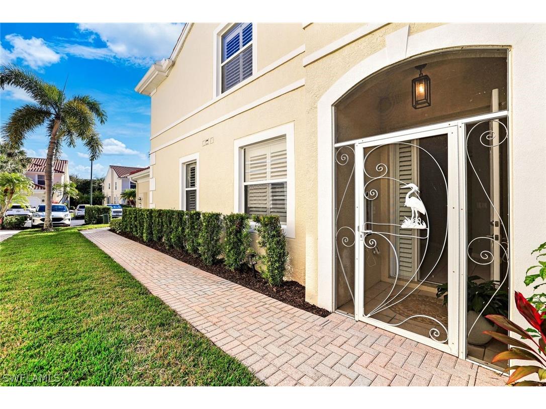 895 Eastham Way #M102 Naples FL 34104 226007523 image2