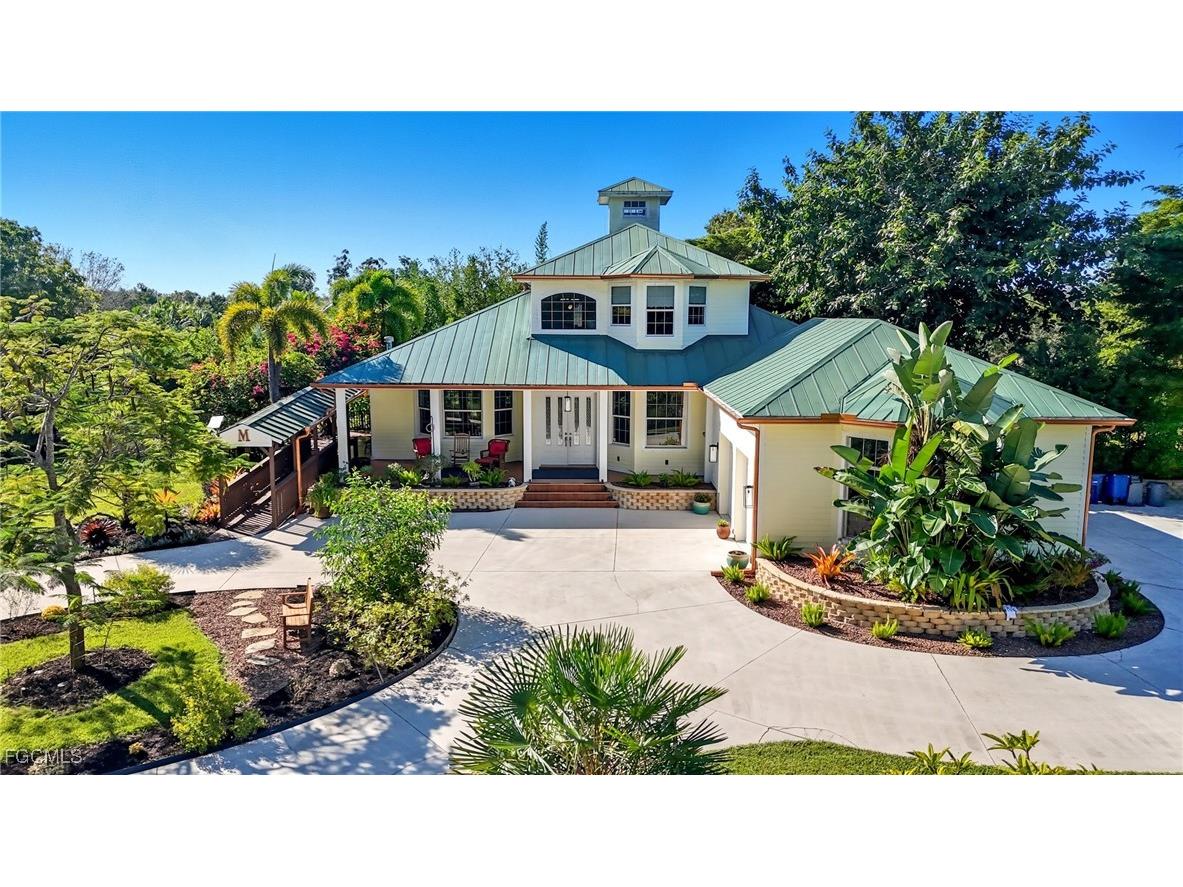 8950 Penzance Boulevard Fort Myers FL 33912 2025003040 image1