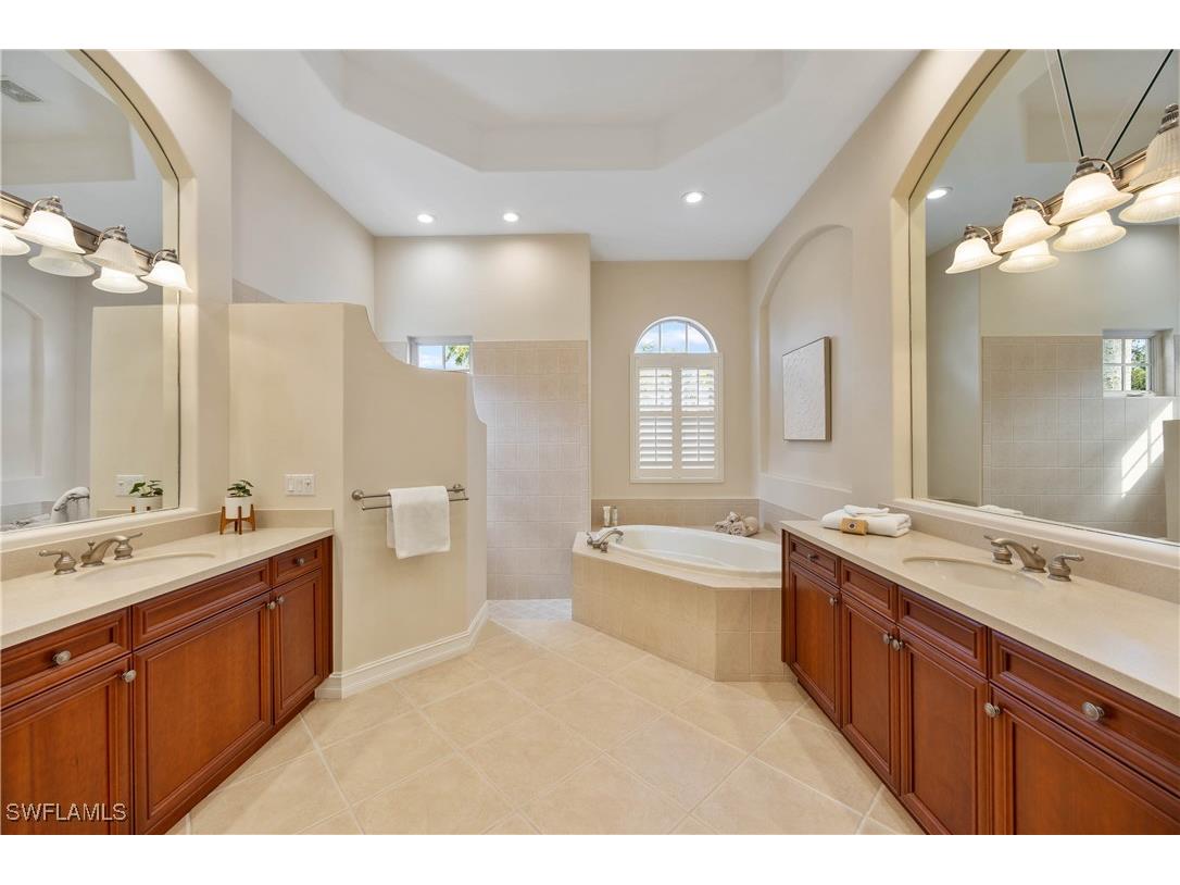 8950 Shenendoah Circle Naples FL 34113 225083953 image17