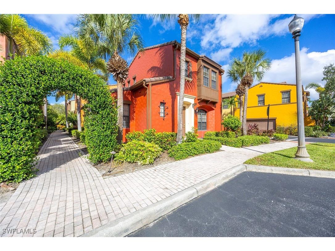 8953 Malibu Street #402 Naples FL 34113 225075527 image1
