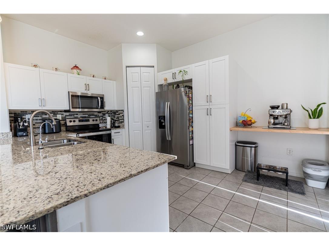 8956 Madrid Circle Naples FL 34104 226015403 image11