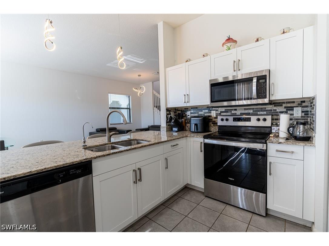 8956 Madrid Circle Naples FL 34104 226015403 image12