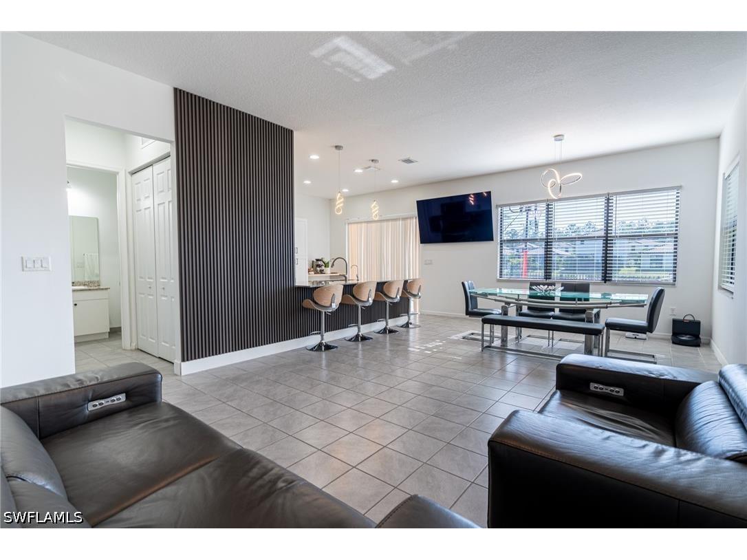 8956 Madrid Circle Naples FL 34104 226015403 image17