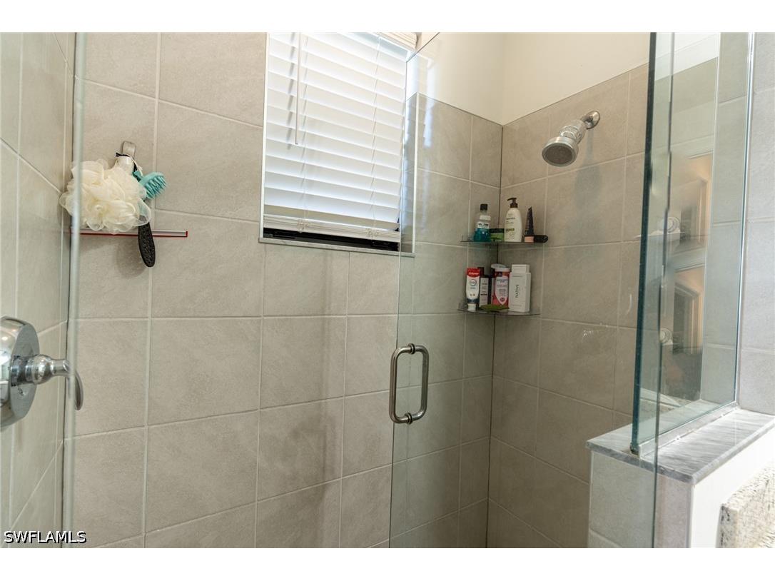 8956 Madrid Circle Naples FL 34104 226015403 image9