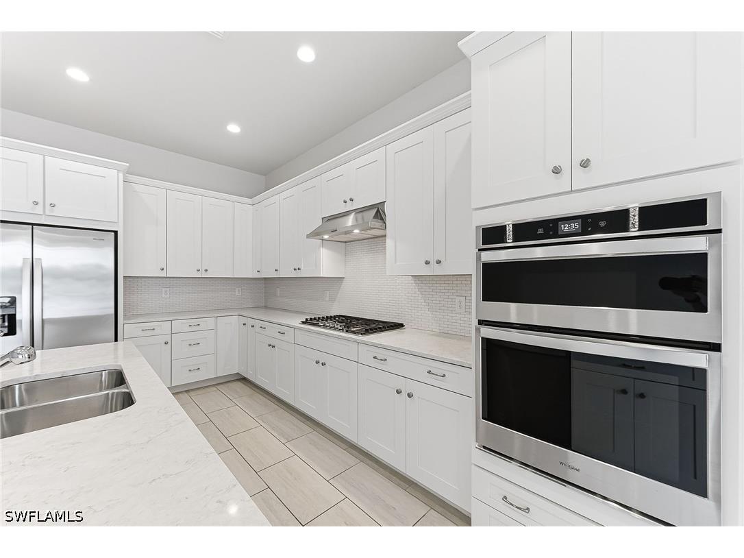 8957 Mustique Lane Naples FL 34114 226017695 image12