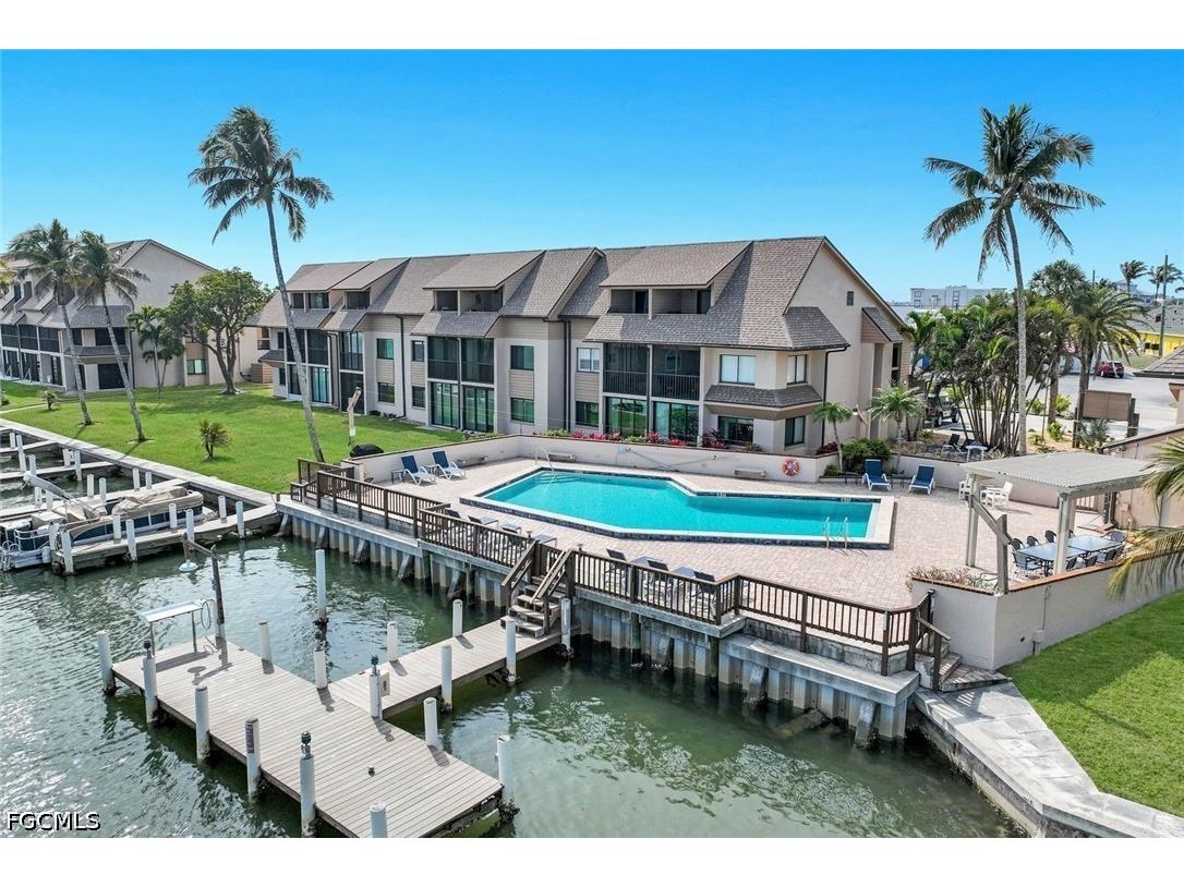 896 Buttonwood Drive #108 Fort Myers Beach FL 33931 2026019045 image1