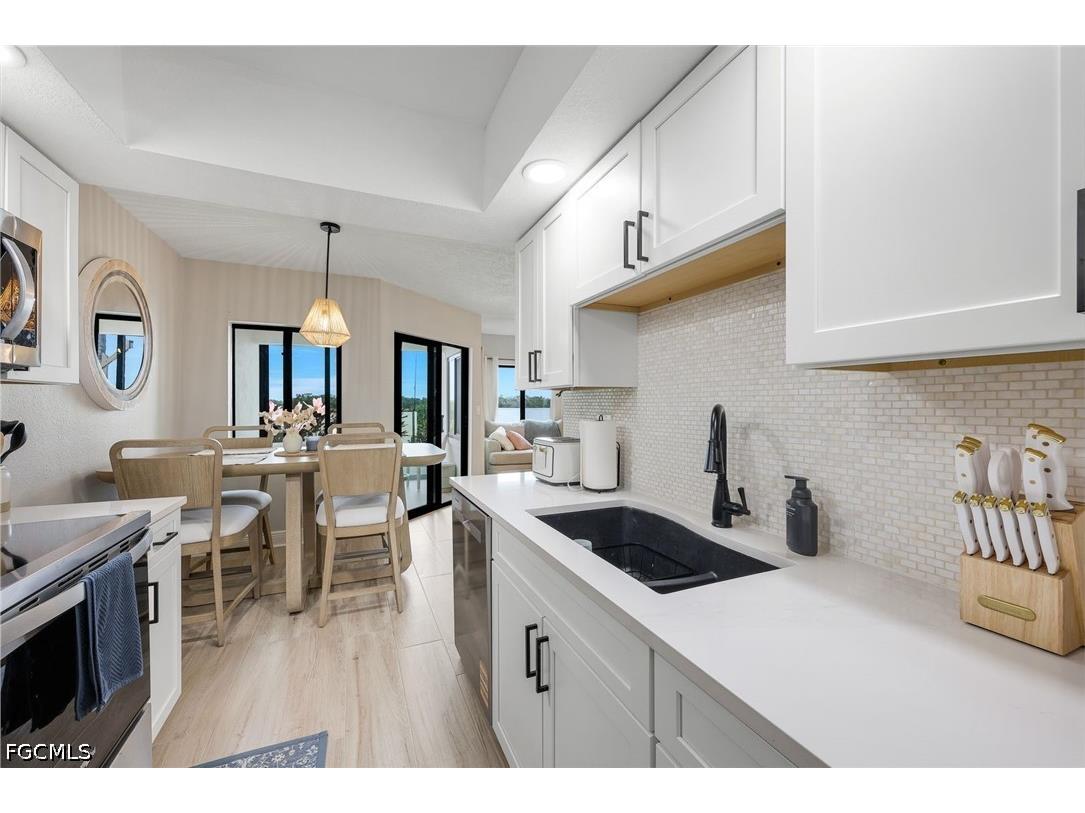 896 Buttonwood Drive #108 Fort Myers Beach FL 33931 2026019045 image3