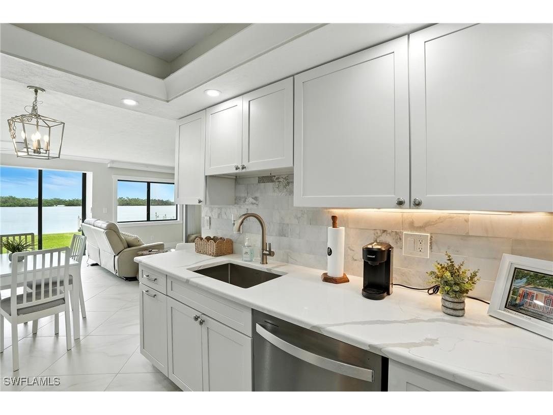 896 Buttonwood Drive #110 Fort Myers Beach FL 33931 225072433 image1