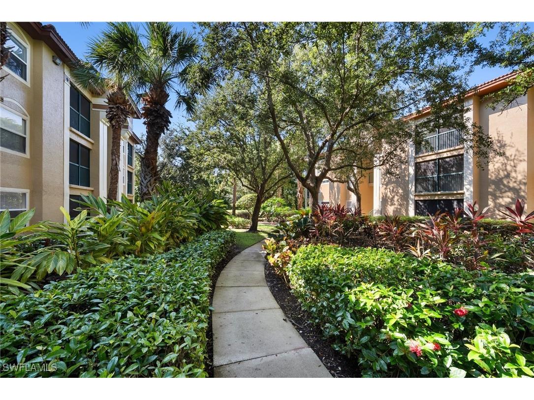 8960 Colonnades Court E #914 Bonita Springs FL 34135 224081560 image1