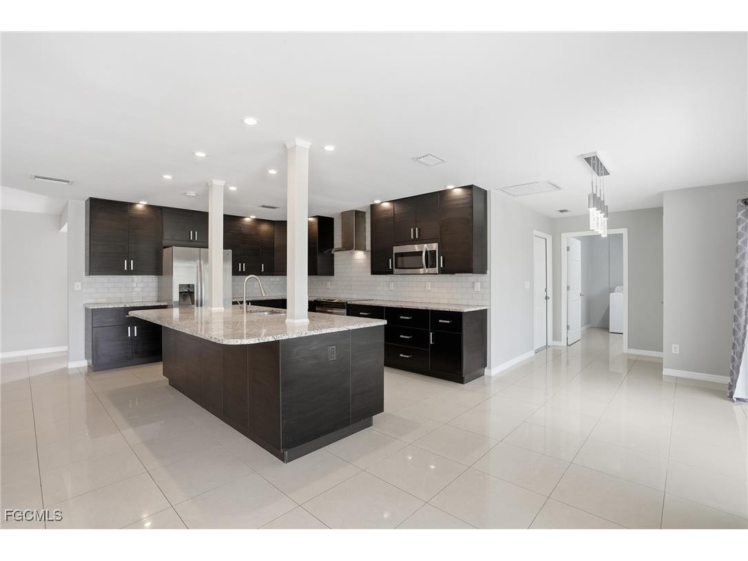 8967 Ellington Street Fort Myers FL 33907 2025022444 image18