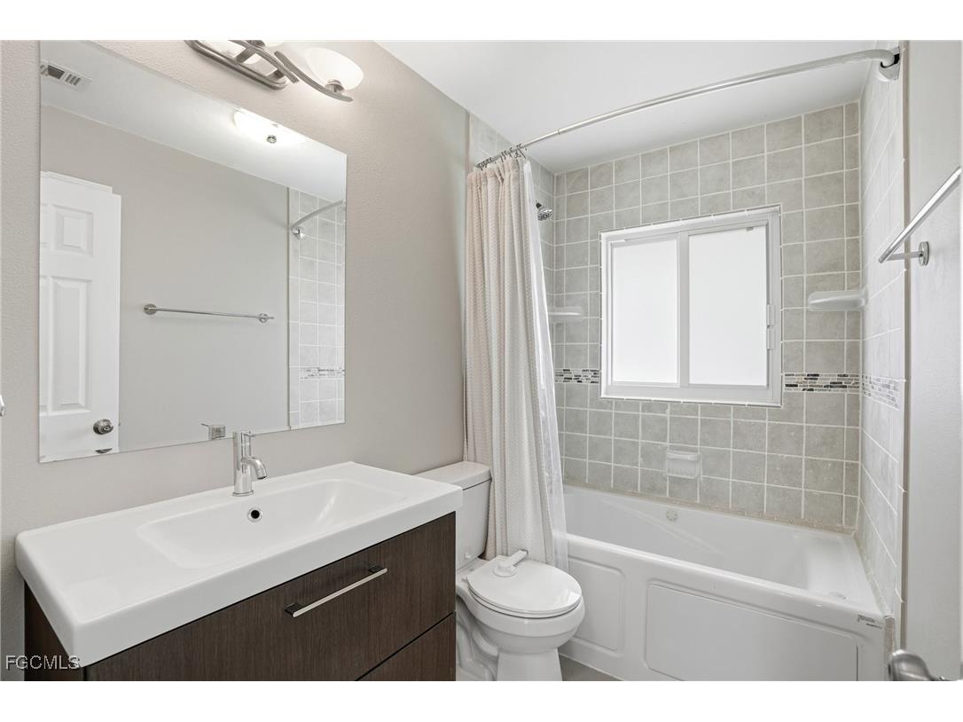 8967 Ellington Street Fort Myers FL 33907 2025022444 image27