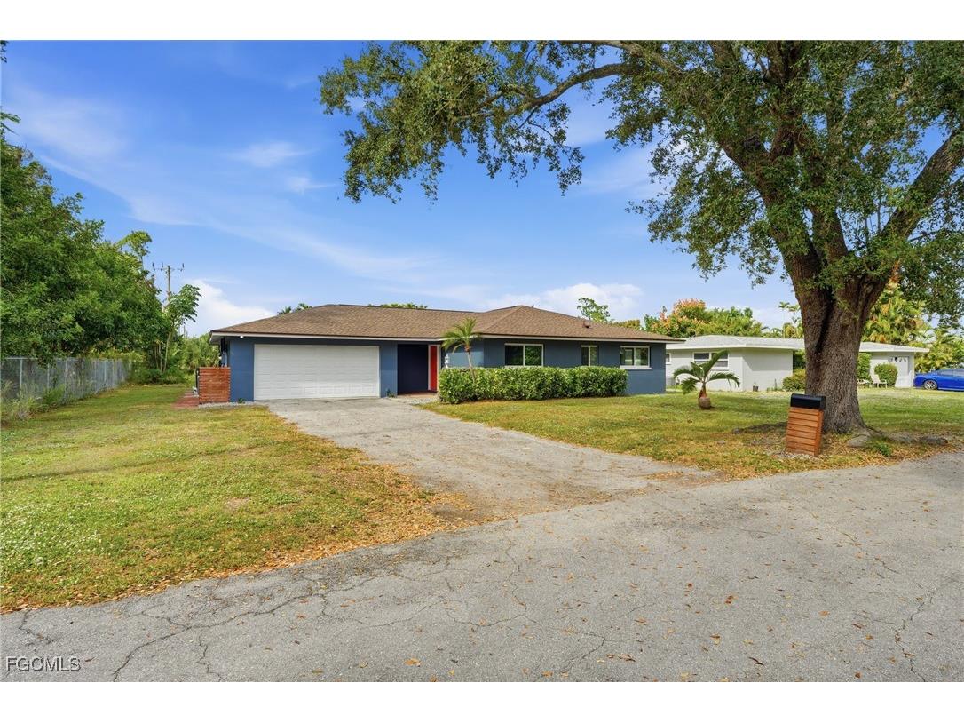 8967 Ellington Street Fort Myers FL 33907 2025022444 image3