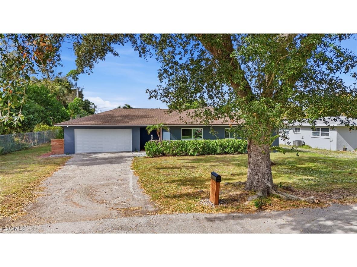 8967 Ellington Street Fort Myers FL 33907 2025022444 image5