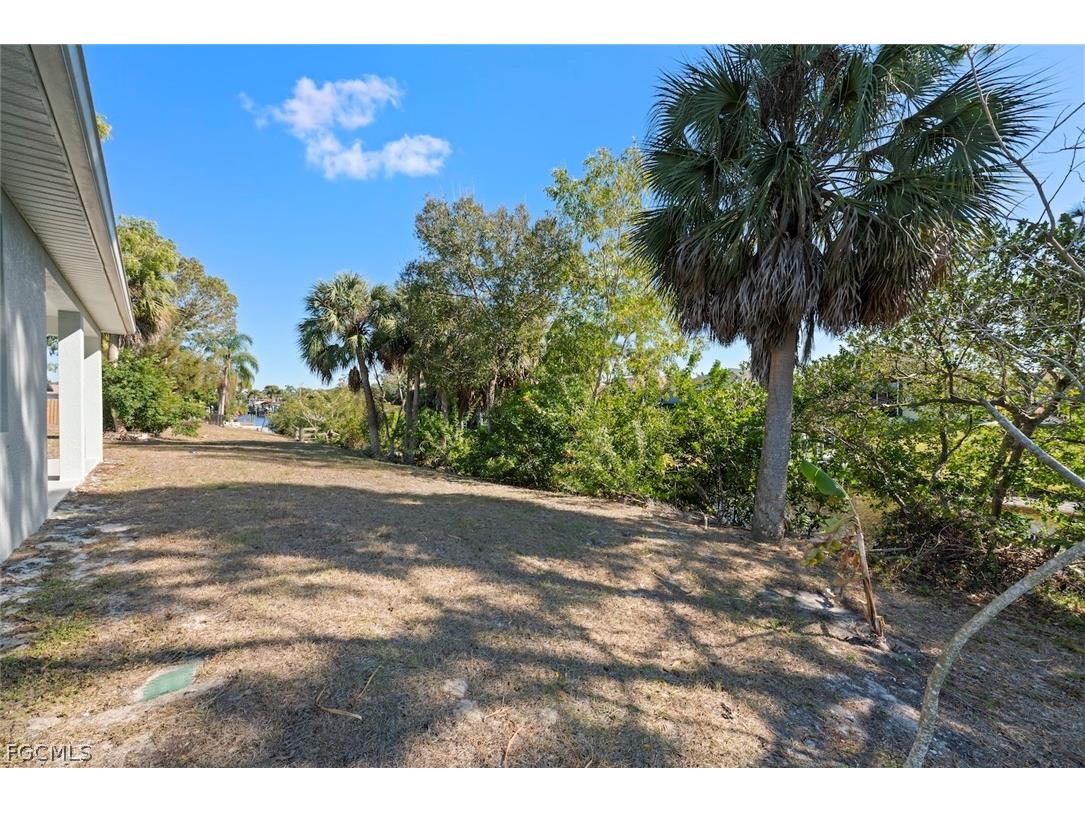 897 Iris Drive North Fort Myers FL 33903 2026007103 image36