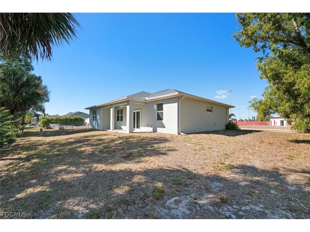 897 Iris Drive North Fort Myers FL 33903 2026007103 image37