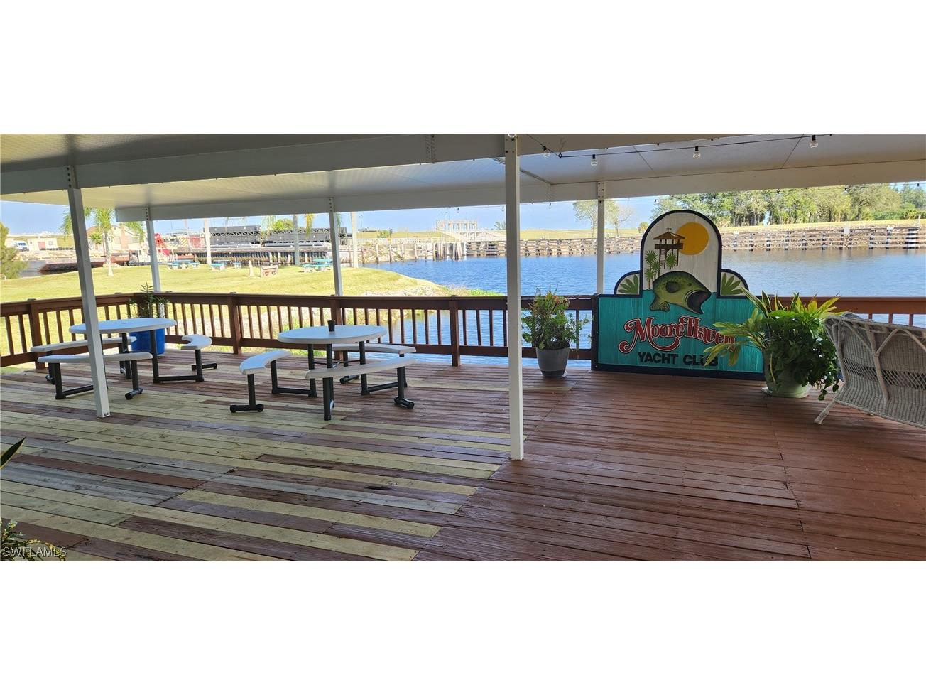 897 Yacht Club Way NW Moore Haven FL 33471 223093174 image1