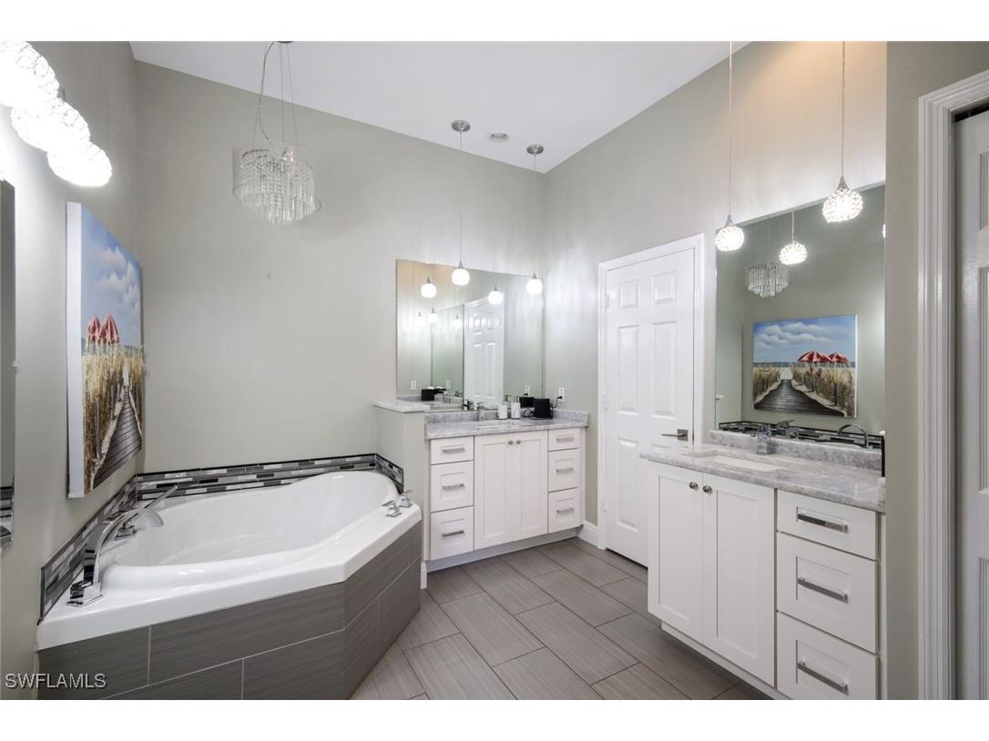 898 Egrets Run #201 Naples FL 34108 225034408 image14