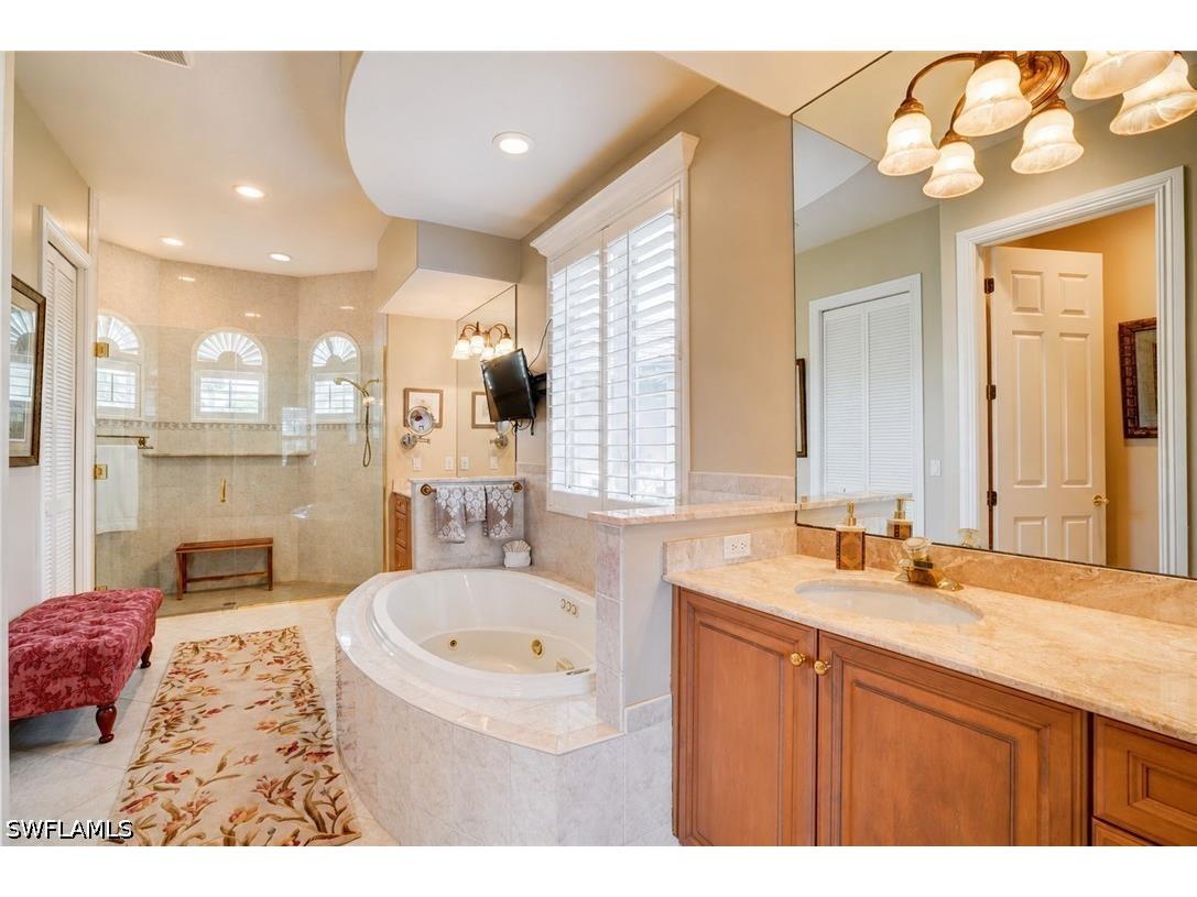 8983 Star Tulip Court Naples FL 34113 226020223 image22