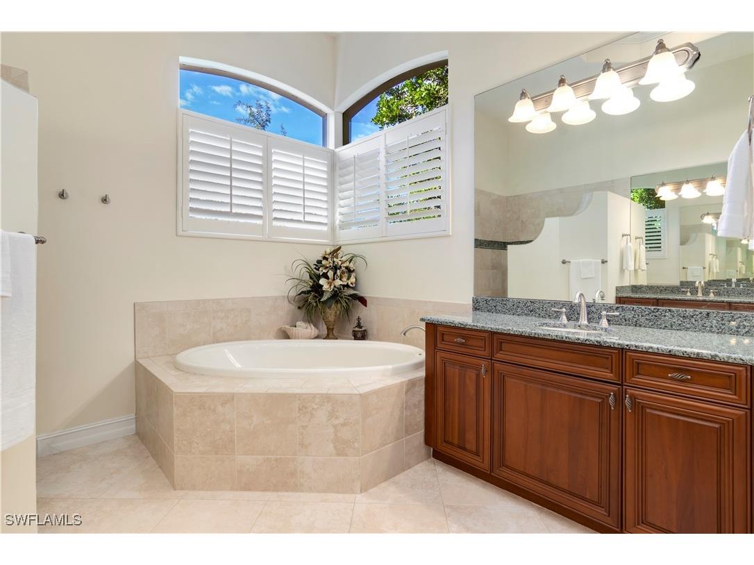 8986 Shenendoah Circle Naples FL 34113 225080988 image17