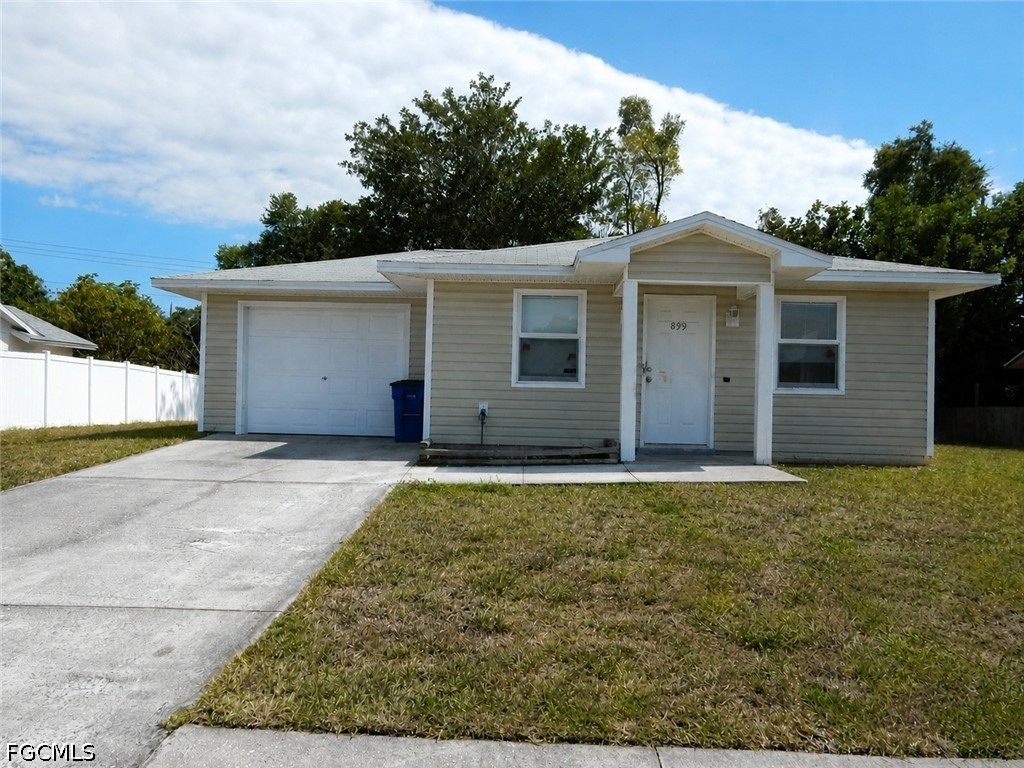 899 Ridgeway Drive North Fort Myers FL 33903 2026021278 image1