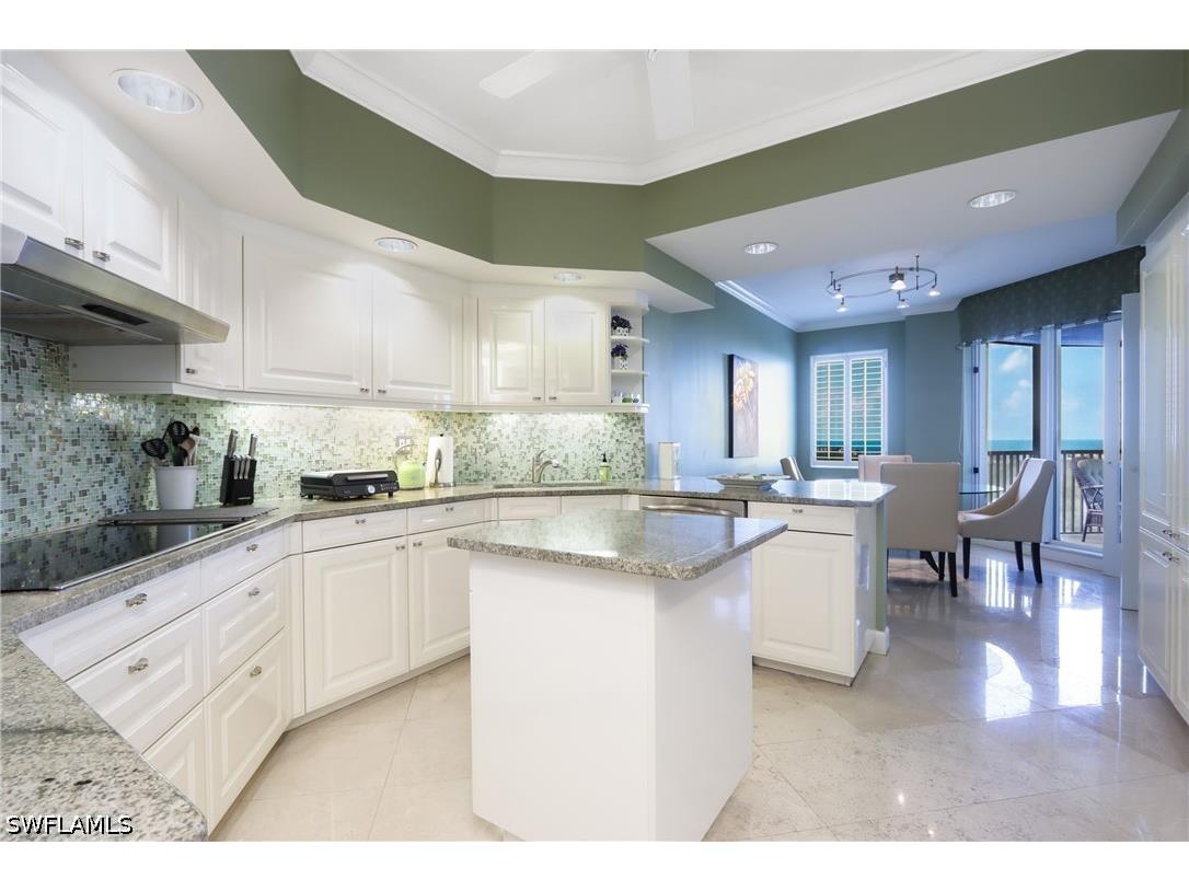 8990 Bay Colony Drive #1002 Naples FL 34108 226019419 image10